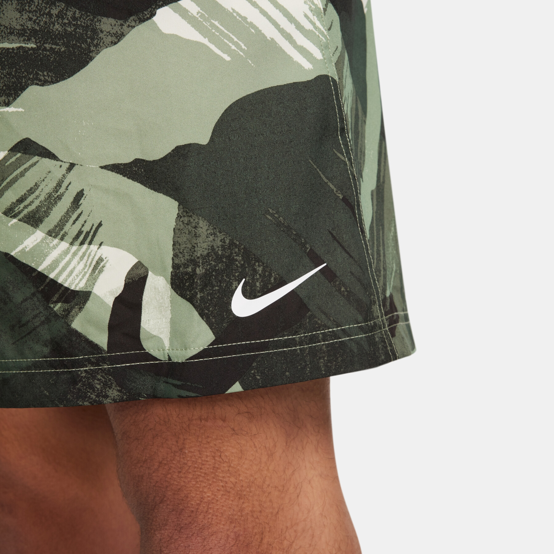 Pantalones cortos sin forro para niños Nike Form Dri-FIT 23 cm