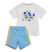 Conjunto de camiseta y pantalón corto estampados para bebé adidas Essentials